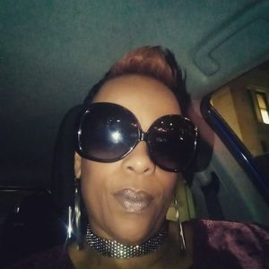 Meet your Posher, Joan